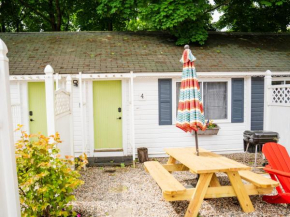 Cottage 4 - 1 Bed w/ Loft / 1 Bath & Courtyard